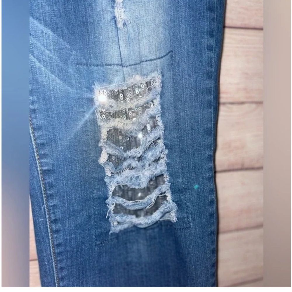 L & B Creations Silver Sequin Patch Boyfriend Skinny Jean - Size 20 denim Blue - Picture 6 of 11